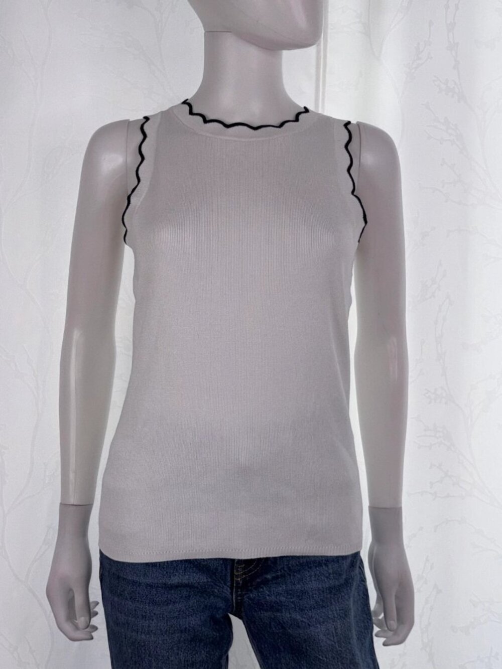 CABLE & GAUGE women's sleeveless top small